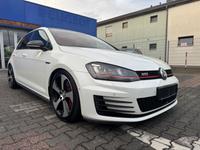 Volkswagen Golf VII Lim. GTI Performance*LEDER*PANO*ACC*KEY Hessen - Rüsselsheim Vorschau
