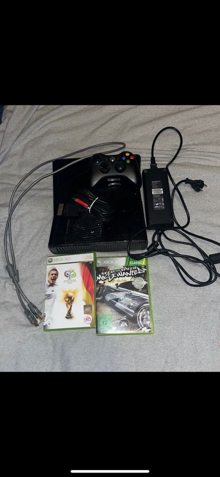 Verkaufe Xbox 360 mit 2 Spielen in St. Michaelisdonn