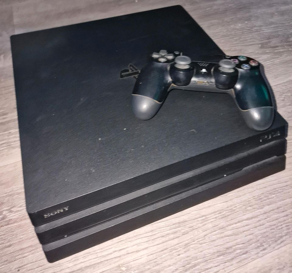 Playstation 4 Pro 1Tb + 1 Controller in Schleusingen