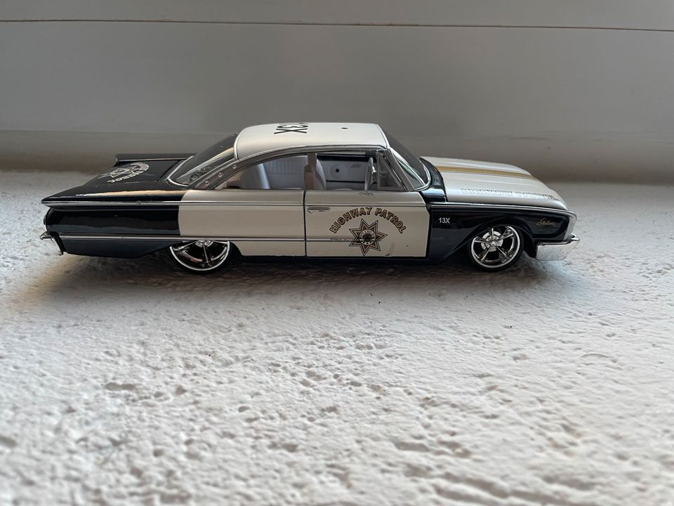 1960 Ford Starliner Highway Patrol 1/26 Maßstab in Aspach