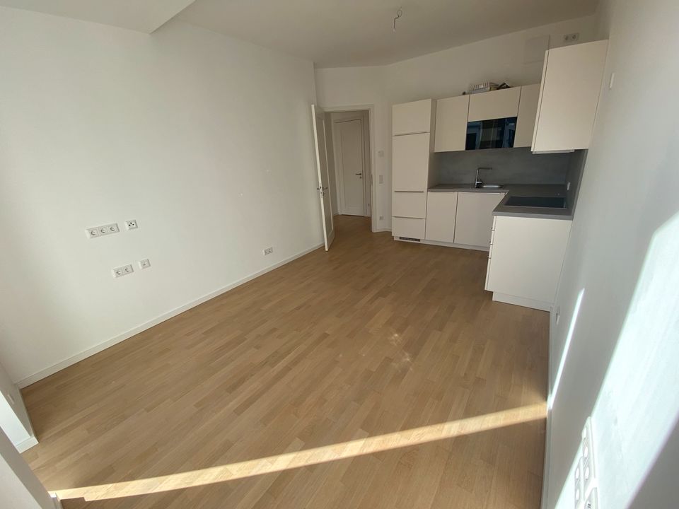 2 Zimmer/Einbauküche/Balkon/Fußbodenheizung/Smart Home in Berlin