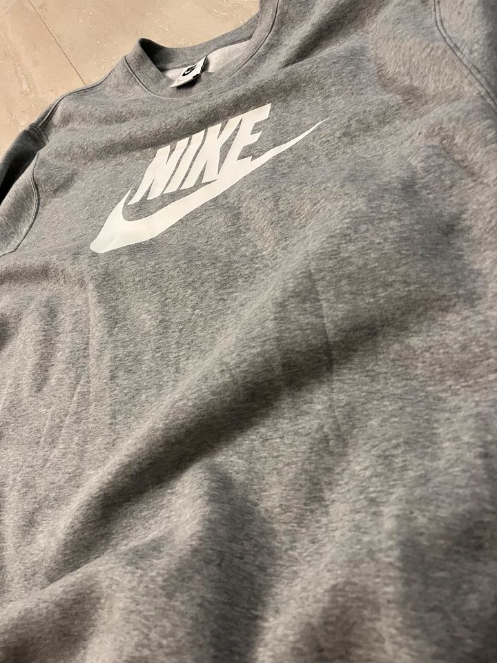 Nike Pullover Grau XL in Reilingen