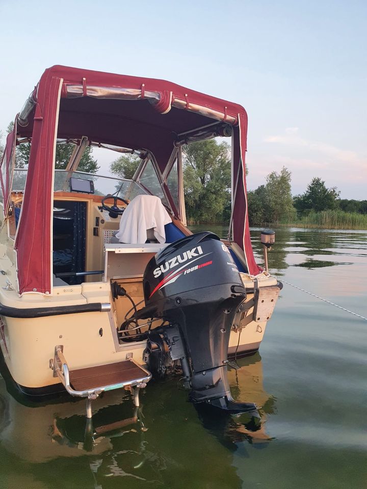 Schönes Wanderboot komplett + Trailer in Malchow