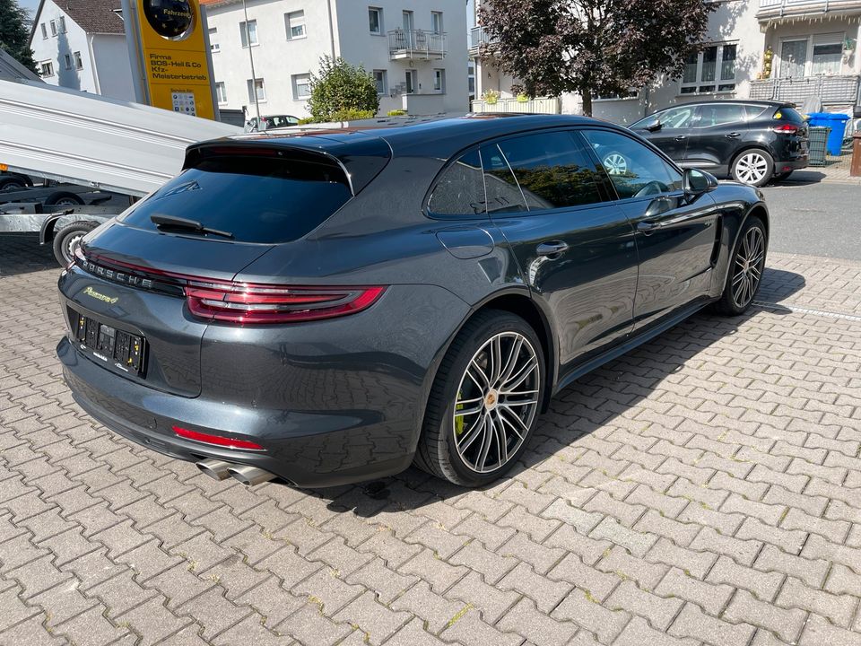 Porsche Panamera E-Hybrid Sport Turismo 2.9 V6 - Scheckheft ! in Rosbach (v d Höhe)