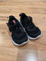 Neuwertige Nike Schuhe Revolution in Größe 22 Bayern - Durach Vorschau