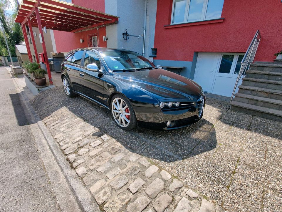 Alfa Romeo 159 Tbi 1750 Ti in Perl