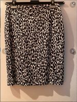 Michael Kors Bleistift Rock weiß/schwarz Animal Print, GR. 36 Wandsbek - Hamburg Wellingsbüttel Vorschau