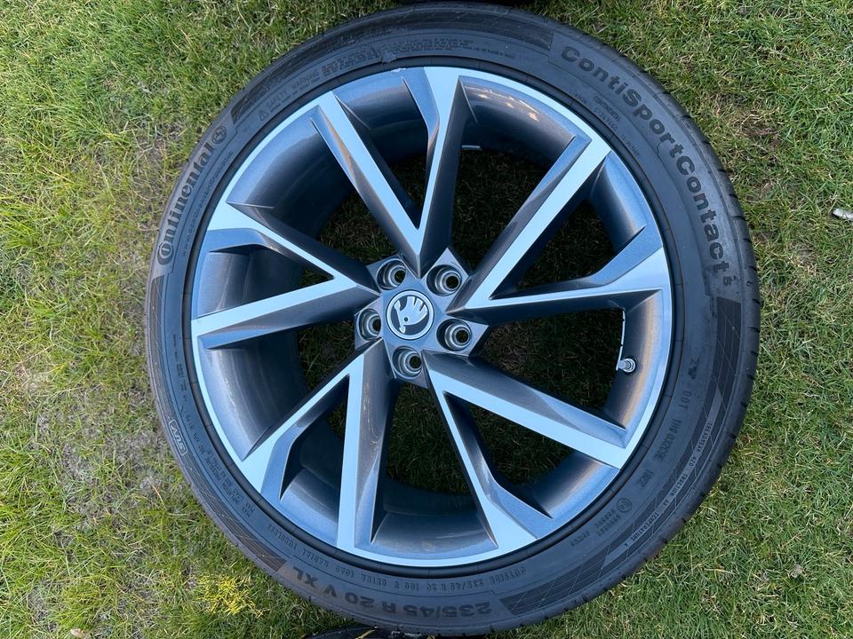 Skoda Vega Felgen 20 Zoll (235/45R20) ContiSport Contact in Rostock