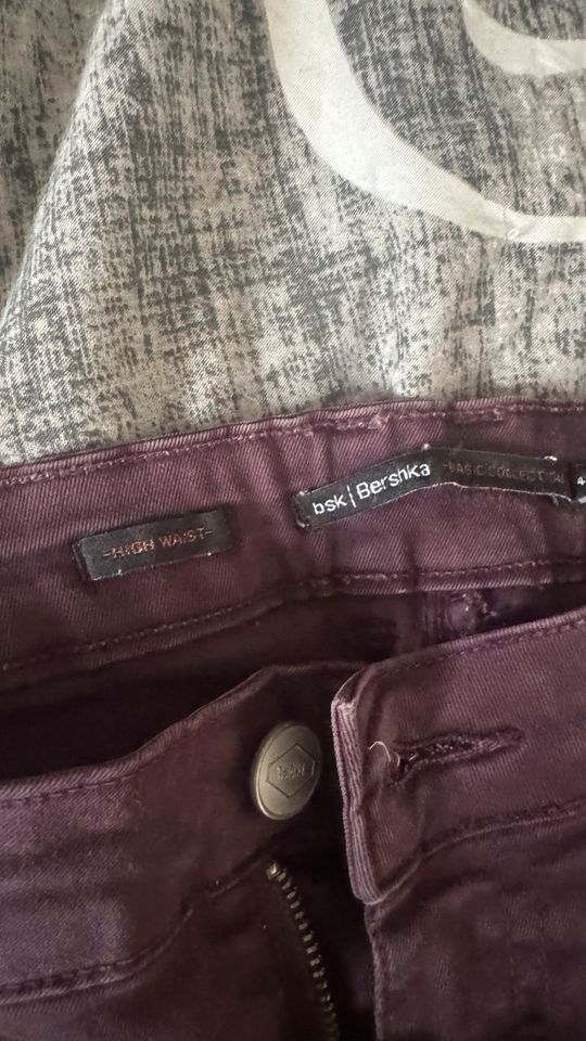 7 St Jeans Gr. 36 S H&M Amisu Stradivarius FB Sister Bershka in Mittenwalde