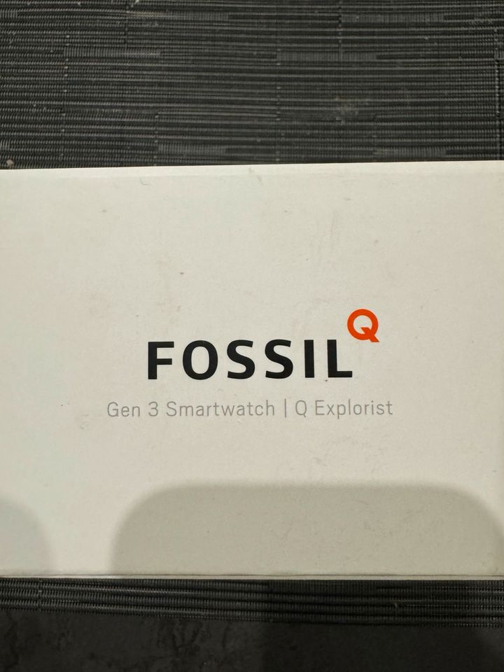 Fossil Explorist gen 3 Smartwatch in Schnaittach