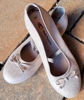 Neuwertige Hush Puppies Ballerina, Gr.40, Beige Gold Hessen - Lich Vorschau