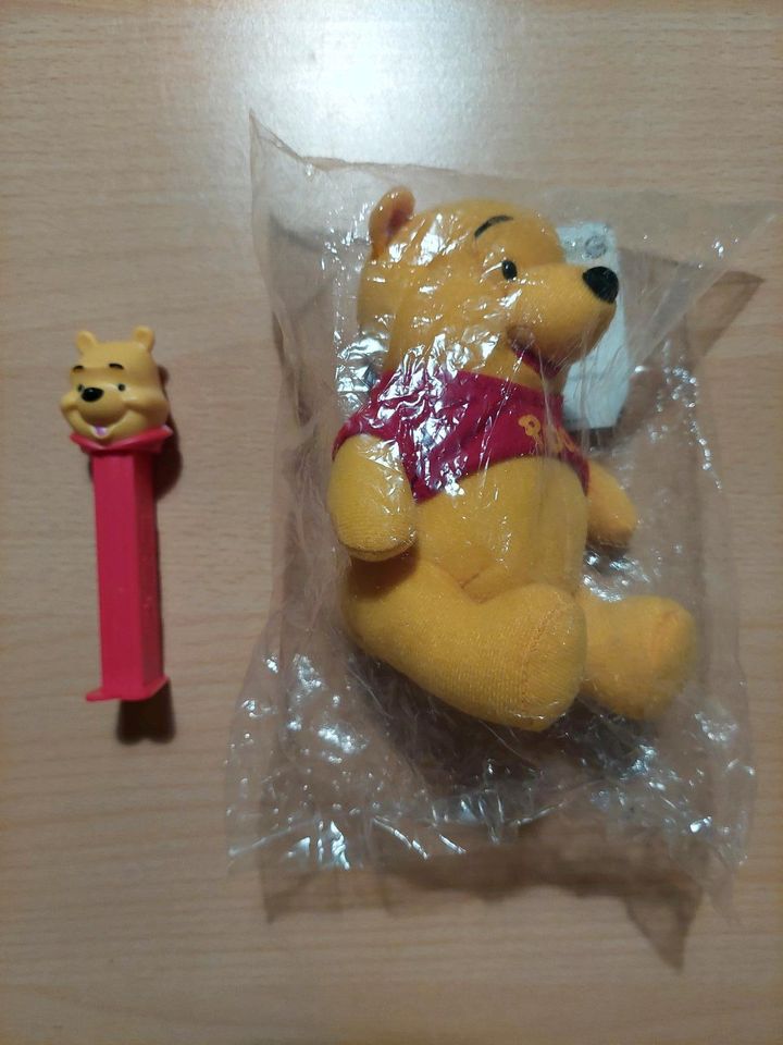 Riesen Winnie Pooh Schlüsselanhänger + PEZ Spender Disney Home in Berlin