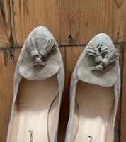Konstantin Starke 40,5 40 1/2 Pumps Velours beige Dirndl Quasten Hessen - Dieburg Vorschau
