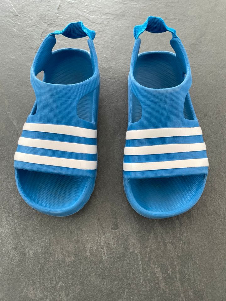 Adidas Originals Badeschuhe Gr. 25-26 Kinderschuhe in Marburg