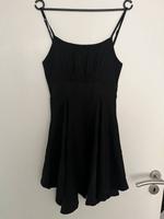 Kleid schwarz XS (34) Hessen - Rodgau Vorschau