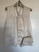 Hochzeitsweste mit Plastron & Einstecktuch Bayern - Tacherting Vorschau