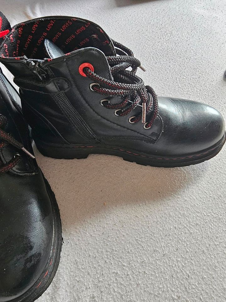 Levis Schuhe Gr 35 guter Zustand in Wilhelmshaven
