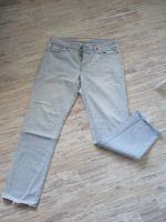 GAP Jeans, minimaler used look, hellblau Gr 28 relaxed Boyfriend Nordrhein-Westfalen - Engelskirchen Vorschau