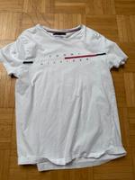 Weißes Tommy Hilfiger T-shirt in der Größe M Thüringen - Steinbach-Hallenberg (Thüringer W) Vorschau