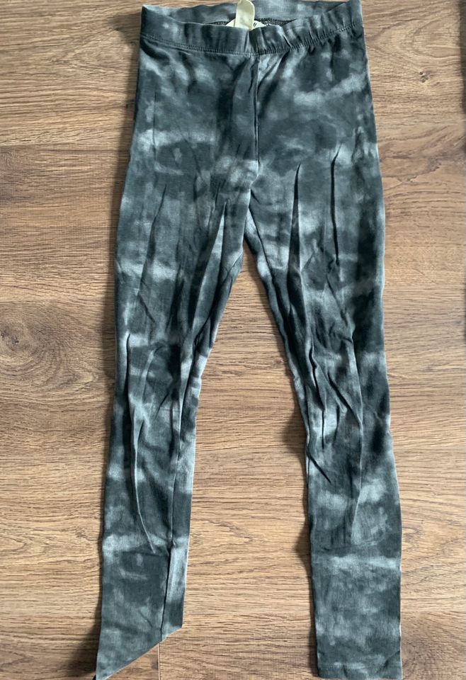 Mädchen Leggings Sport Legging schwarz gelb streifen h&m in Barmstedt