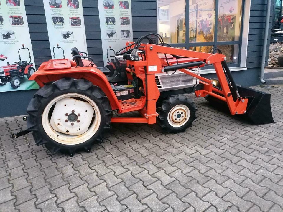 Kubota B1600 inkl. Frontlader, Kleintraktor, Ackerschlepper in Mulda