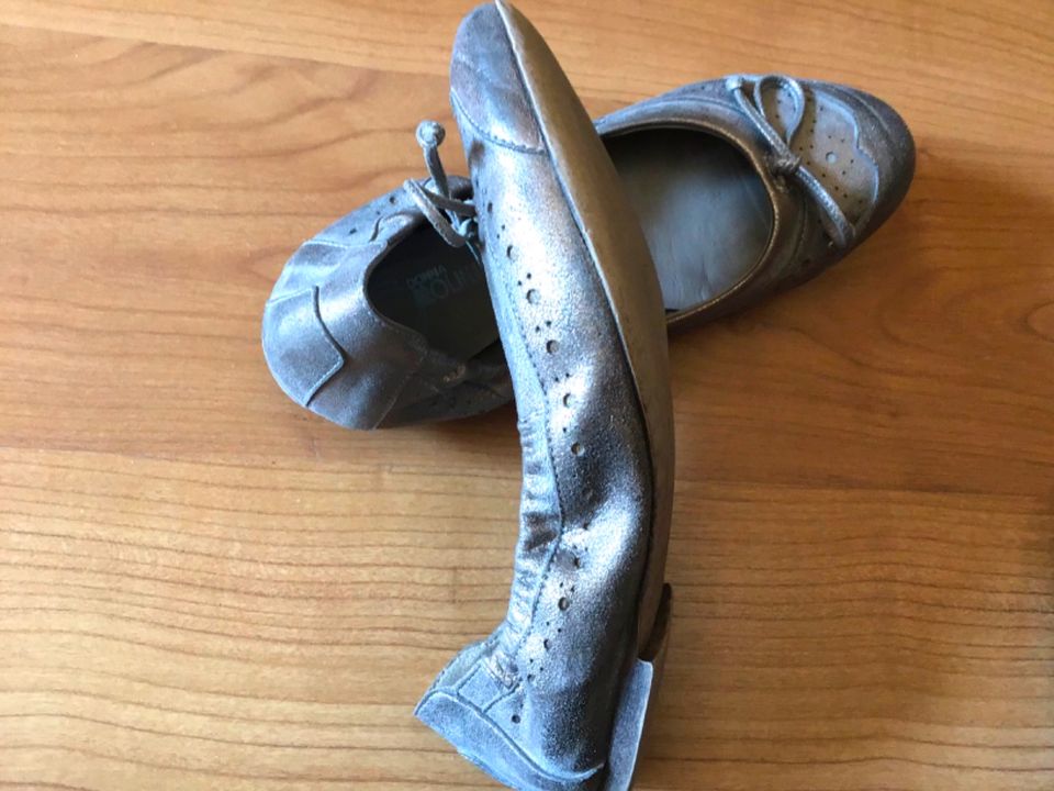 Ballerina, Donna Carolina, metallic, Gr. 38 in Aschaffenburg