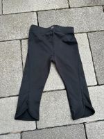 Super Zustand H&M kurze Sporthose Leggings schwarz 104 Capri Hessen - Kassel Vorschau