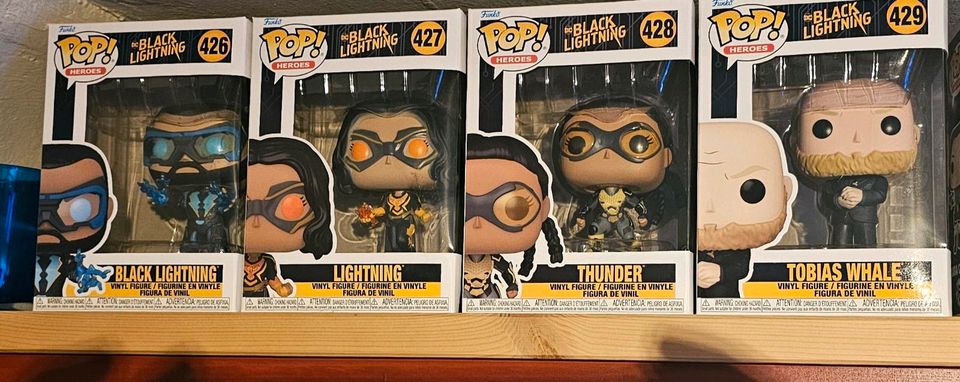 Funko Pop! Figuren Black Lightning in Neukamperfehn