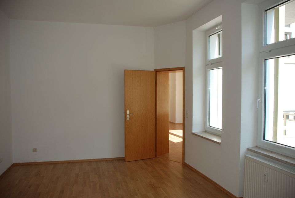 -gemütliche 2-Zimmer-Wohnung mit Balkon, nähe Paulusviertel, sucht zum 01.07.2024 neue Bewohner- in Halle