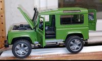 Bruder Land Rover Defender SUV Geländewagen Reisemobil Offroad Nordrhein-Westfalen - Neuss Vorschau