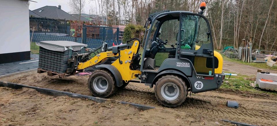 Radlader mieten WL 28 Bagger 3t Klasse 2,8 Vermietung leihen in Hennigsdorf