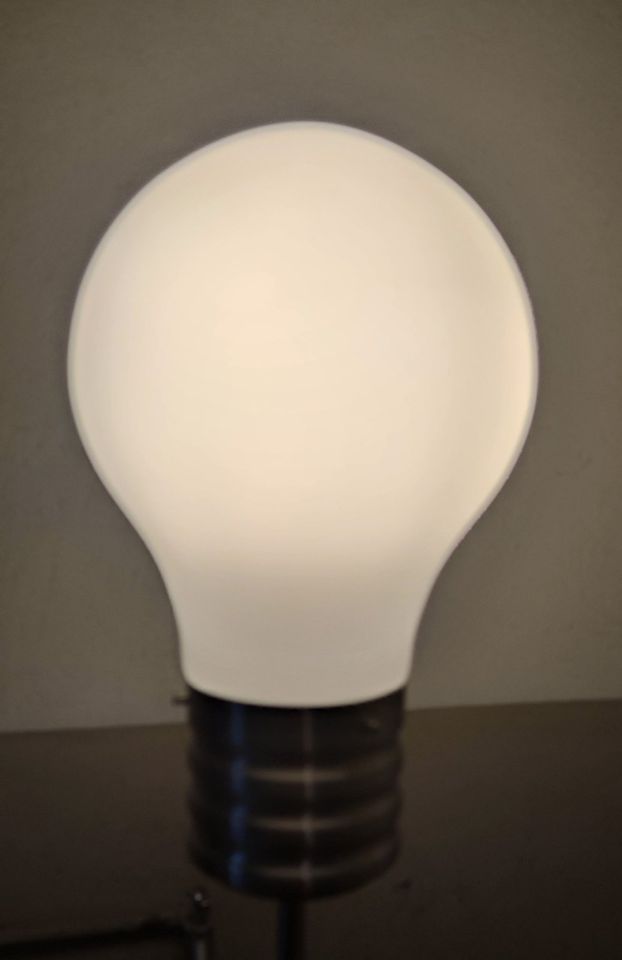 Moderne Stehlampe in Niederkassel