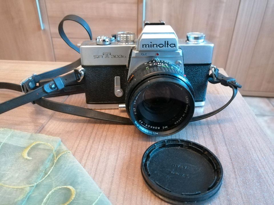 Minolta Srt 303 b Spiegelreflexkamera mit Zubehör. in Gelsenkirchen