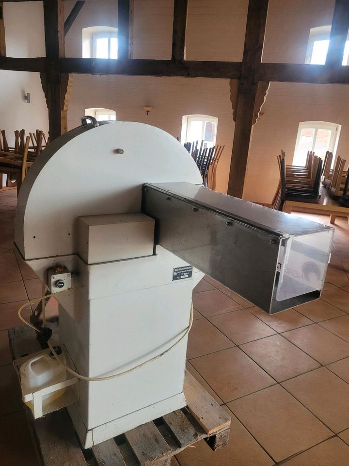 Brotschneidemaschine in Glandorf