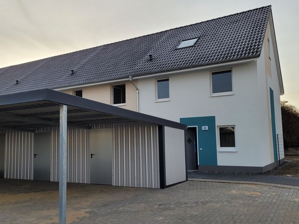 Neu errichtetes Reihenhaus in der Eichenallee 2, 100 m² mit Carport in Salzwedel