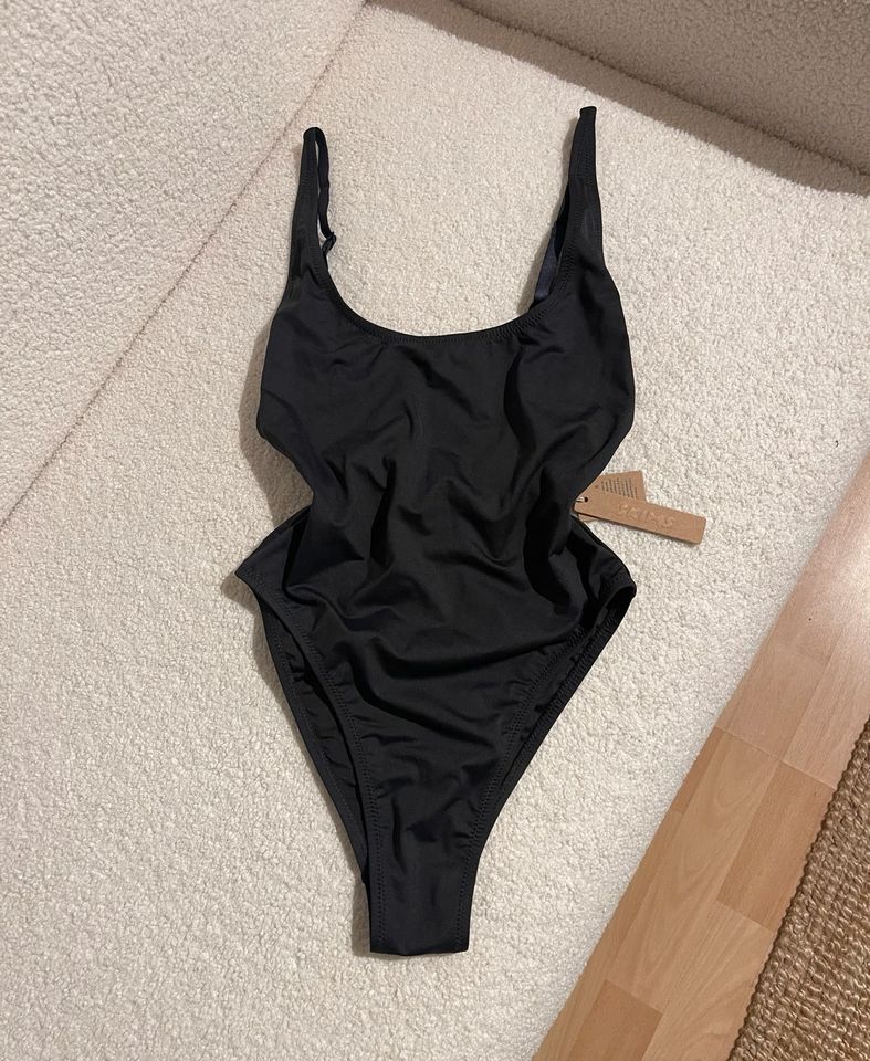 NEU Skims XS Signature Swim Scoop Neck One Piece Onyx Bodysuit in Köln