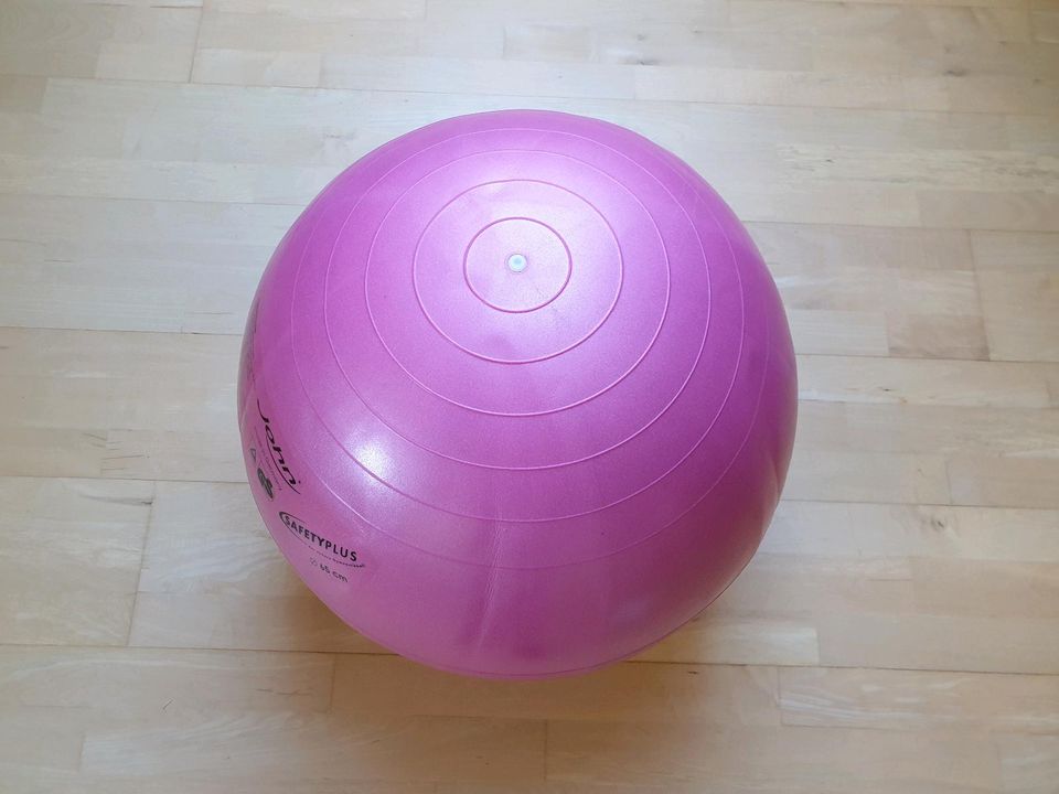 Gymnastikball - Sportball 65 cm Durchmesser in Hohenstein-Ernstthal