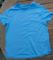 Nike Sportshirt TShirt gr 146 lila Mädchen Schleswig-Holstein - Sülfeld Vorschau