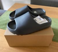 Yeezy YZY Slides Granit Adidas Größe 44,5 mit Ovp Düsseldorf - Kaiserswerth Vorschau
