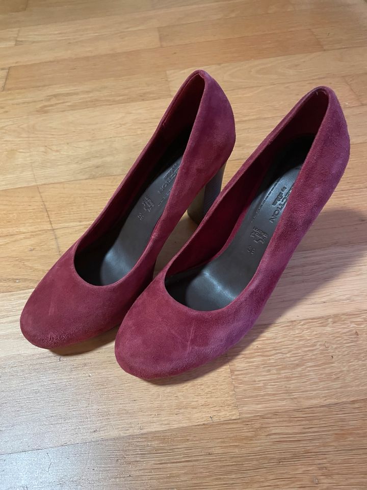 Weinrote S.Oliver Wildleder High Heels / Pumps Gr. 39 in München