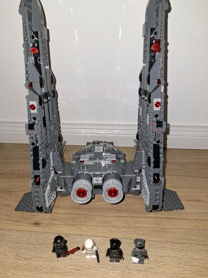 Lego Star Wars 75104 in Twist