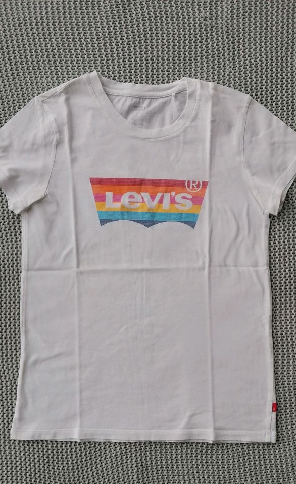 Levi's T-Shirt rainbow logo Gr XS in Wasserlosen