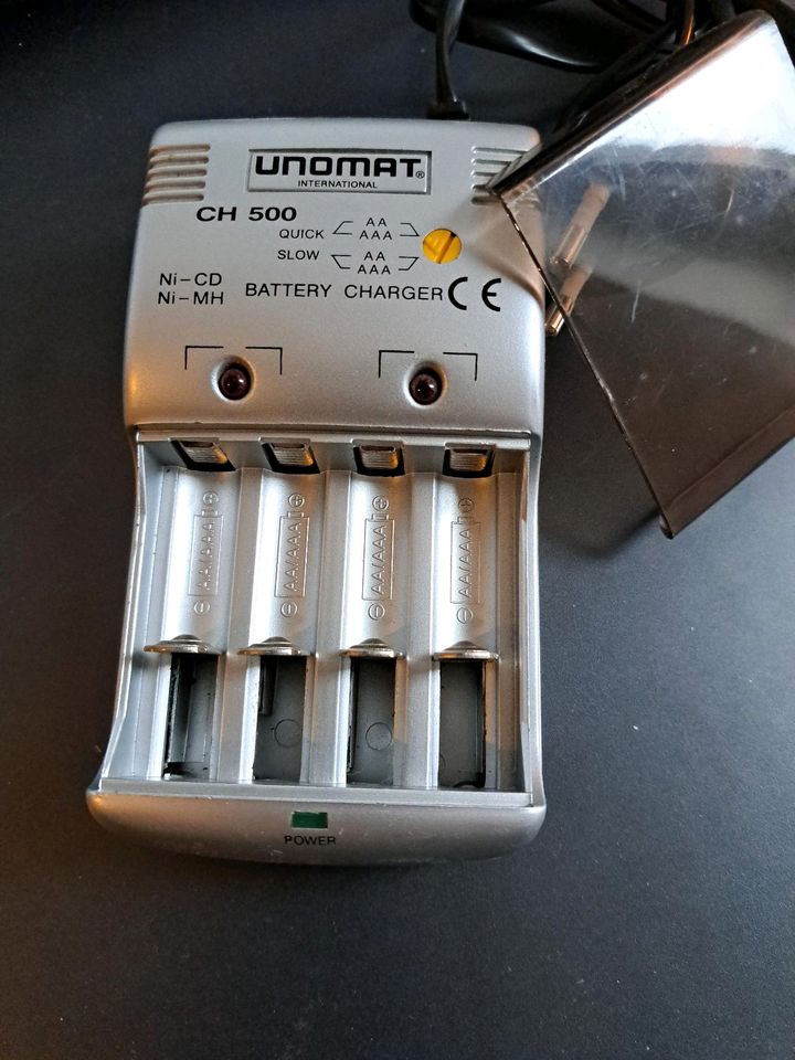 Unomat CH 500 Ladegerät Battery Charger in Leipzig