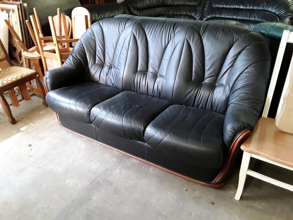 Schöne Ledercouch,  Sofa, Schwarz,  Dreisitzer in Detmold