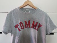 Tommy Hilfiger Jeans T-Shirt grau rot Logo XS/S Dortmund - Hörde Vorschau