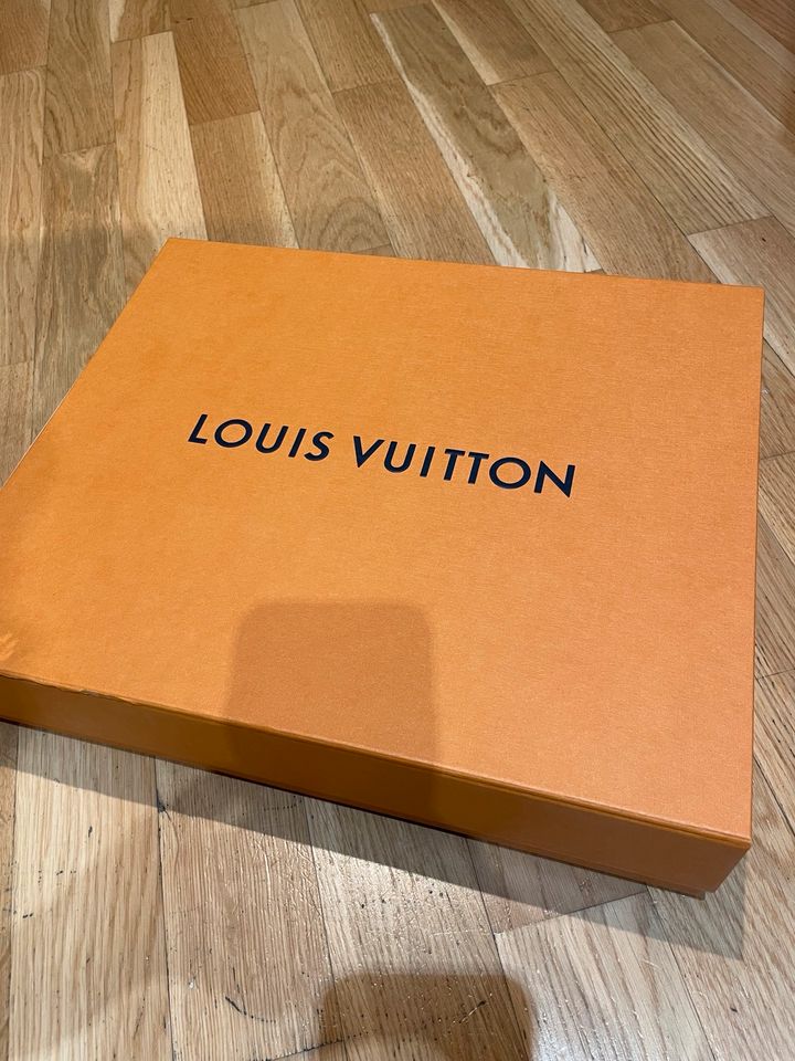 Louis Vuitton Buch in Berlin