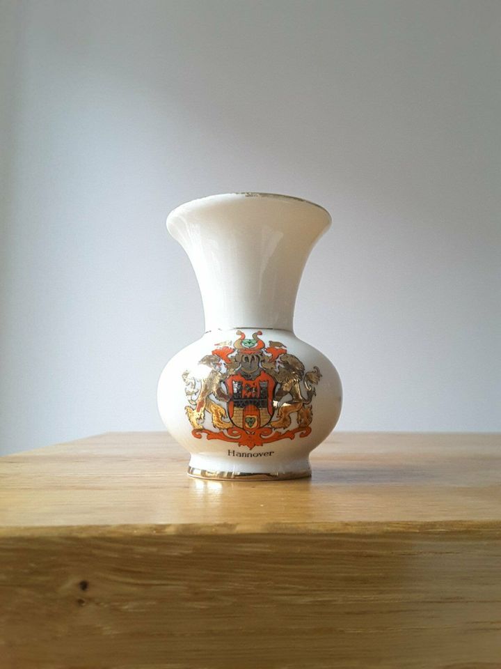 Vase Porzellan Wappen Hannover handgemacht sammeln gold alt in Hannover