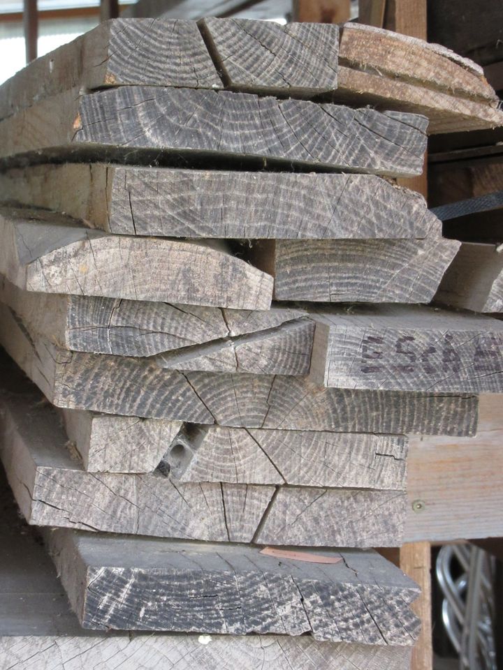 Bretter aus Esche-Holz unbehandelt in Übach-Palenberg