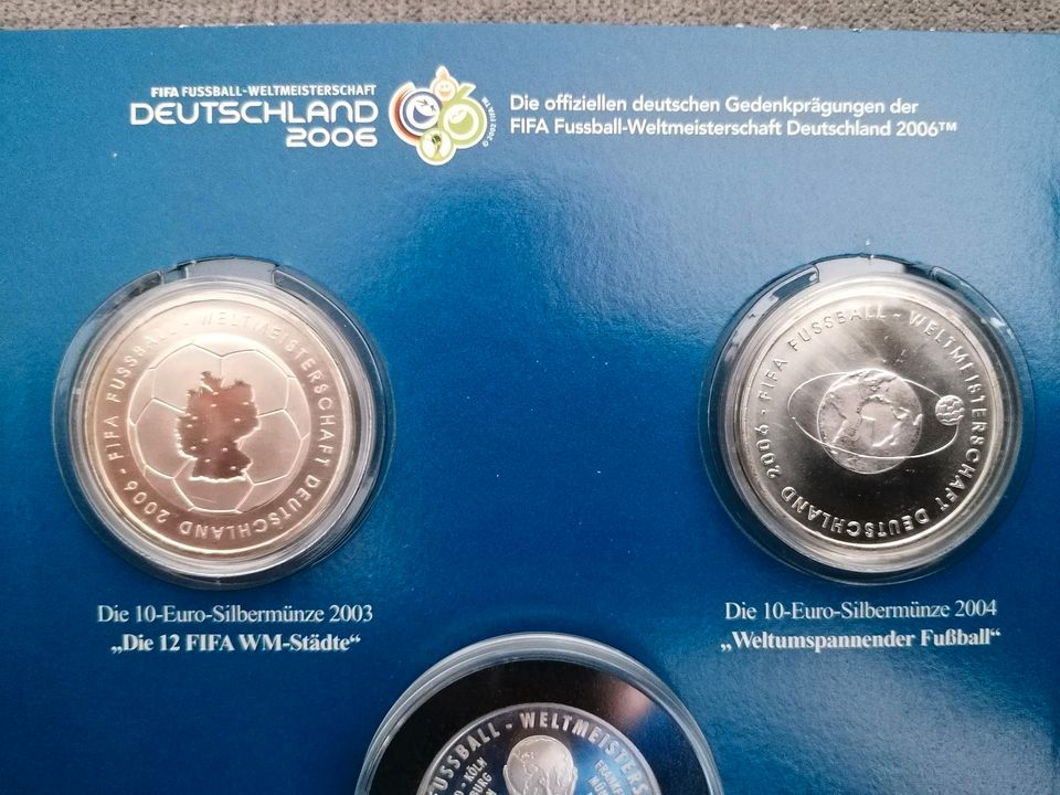 4x 10 Euro Fussball WM 2006 Silber plus Weltpokal Medaille in Schönaich