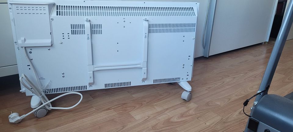 Klarstein Elektroheizung, Radiator, Konvektor-Heizung mit Bodenro in Köln